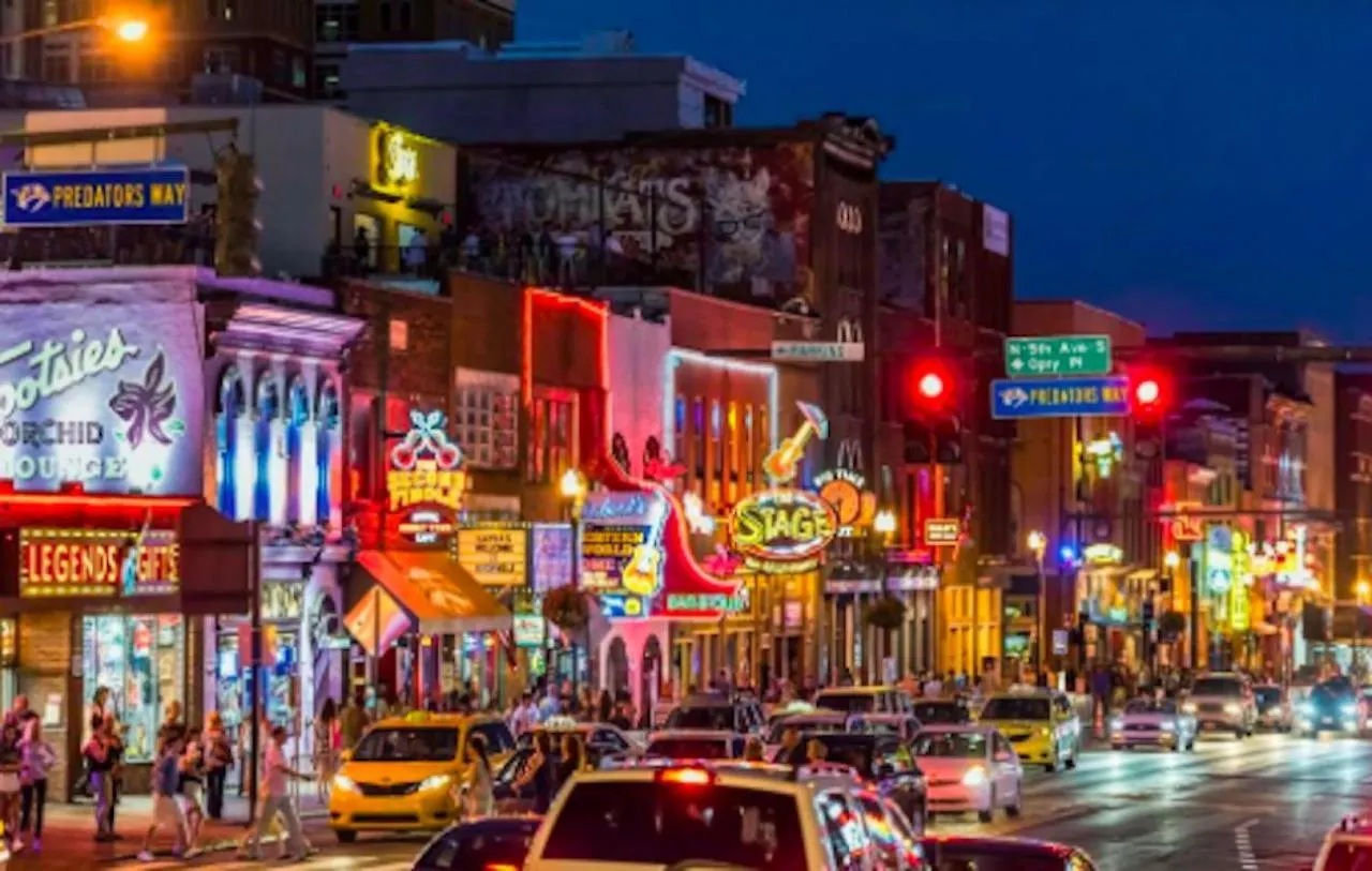 Elvis Hotel But Modernized 3 Beds Pool Parking Nashville